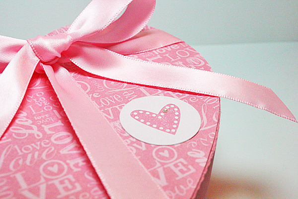 Handmade Valentine’s Day Heart Shaped Gift Box Using Silhouette |